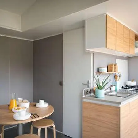 Mobil-home Avec Terrasse - 3 Chambres, 6 Personnes - Api-1-52-1452 Σαιν-Ζαν-ντε-Μον