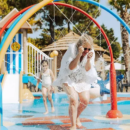 Mobil-home Avec Terrasse - 3 Chambres, 6 Personnes - Api-1-52-1452 * Saint-Jean-de-Monts