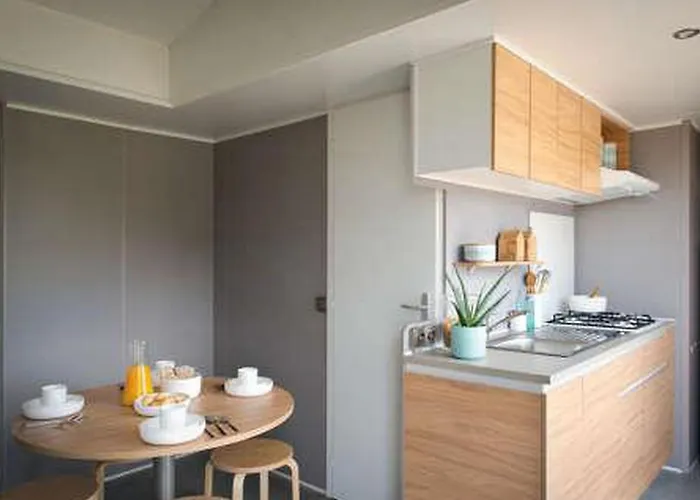 Mobil-home Avec Terrasse - 3 Chambres, 6 Personnes - Api-1-52-1452 Saint-Jean-de-Monts