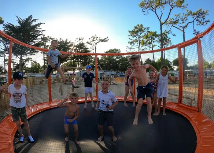 Mobil-home Avec Terrasse - 3 Chambres, 6 Personnes - Api-1-52-1452 Campingplatz