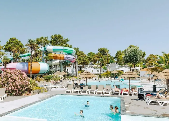 Mobil-home Avec Terrasse - 3 Chambres, 6 Personnes - Api-1-52-1452 * Saint-Jean-de-Monts