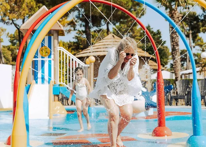 Mobil-home Avec Terrasse - 3 Chambres, 6 Personnes - Api-1-52-1452 * Saint-Jean-de-Monts